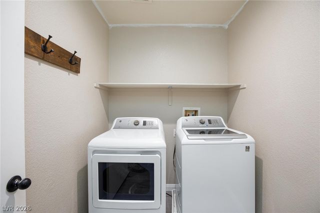 6521 Raven Hall Street, North Las Vegas, NV 89084