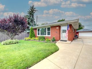 9809 S Albany Avenue, Evergreen Park, IL 60805