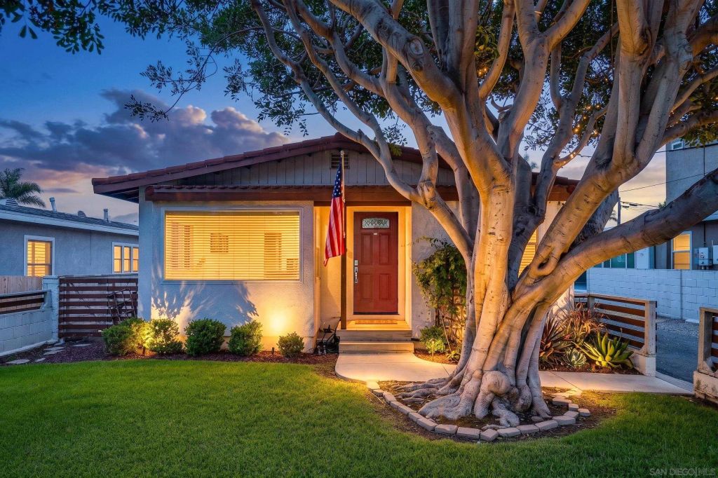 1111 9th St, Imperial Beach, CA 91932