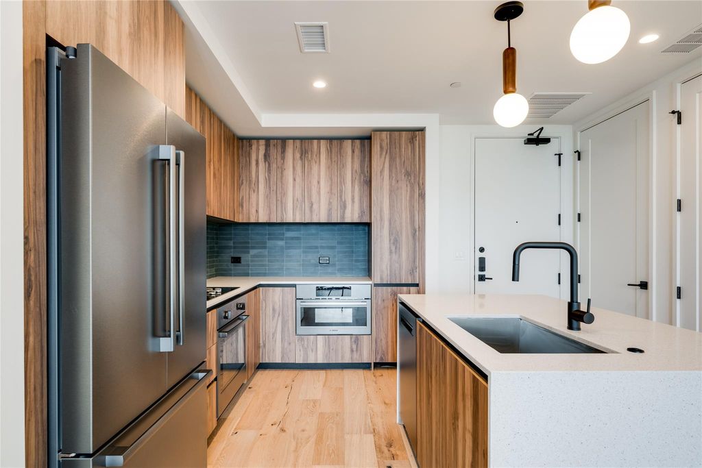 84 East Ave 3703, Austin, TX 78701