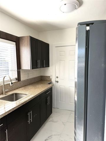 1738 Marseille Dr 4, Miami Beach, FL 33141