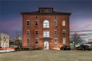 39 Webster Street 204, Pawtucket, RI 02860