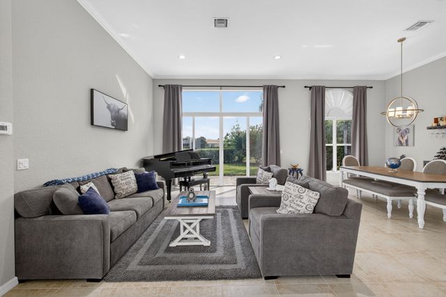 198 Sedona Way, Palm Beach Gardens, FL 33418