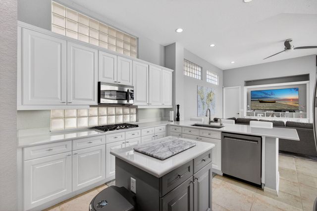 198 Sedona Way, Palm Beach Gardens, FL 33418