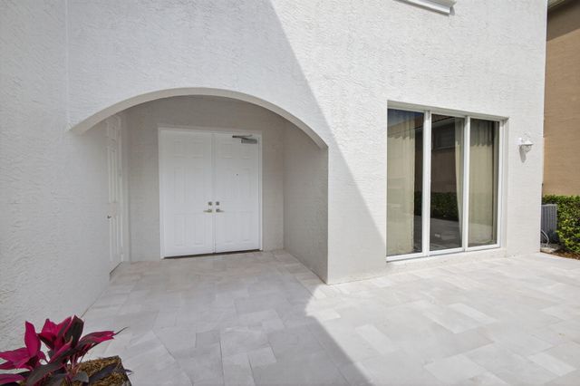 198 Sedona Way, Palm Beach Gardens, FL 33418