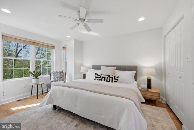 2405 CATHARINE ST, Philadelphia, PA 19146