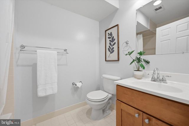 2405 CATHARINE ST, Philadelphia, PA 19146