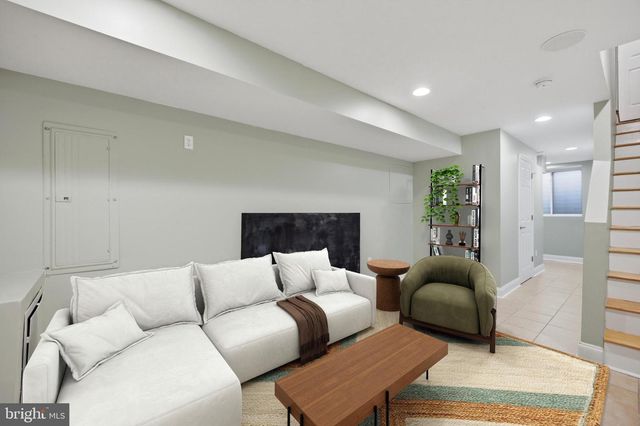 2405 CATHARINE ST, Philadelphia, PA 19146