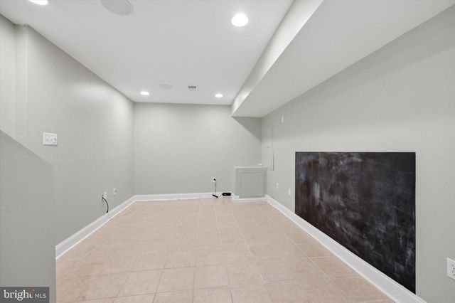 2405 CATHARINE ST, Philadelphia, PA 19146