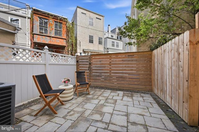 2405 CATHARINE ST, Philadelphia, PA 19146