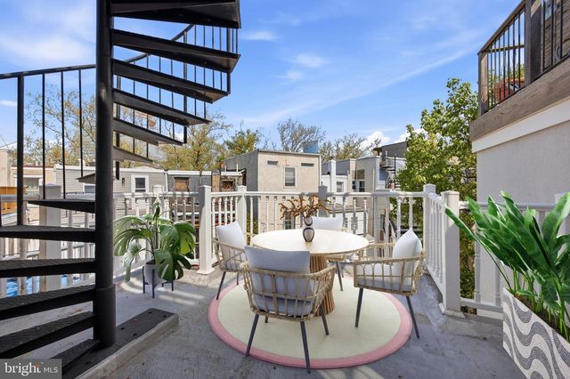 2405 CATHARINE ST, Philadelphia, PA 19146