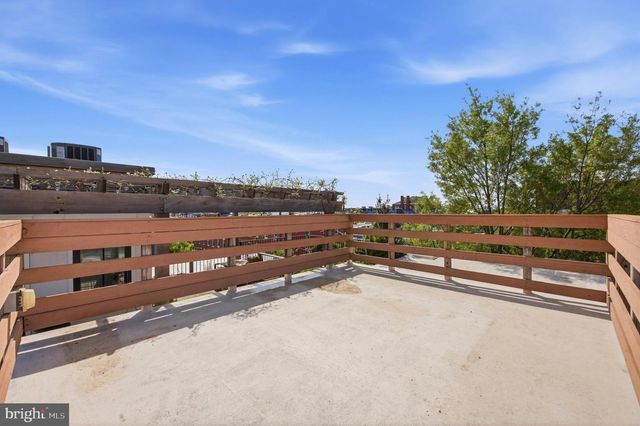 2405 CATHARINE ST, Philadelphia, PA 19146