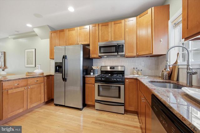 2405 CATHARINE ST, Philadelphia, PA 19146