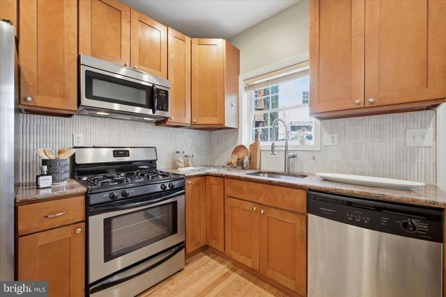 2405 CATHARINE ST, Philadelphia, PA 19146