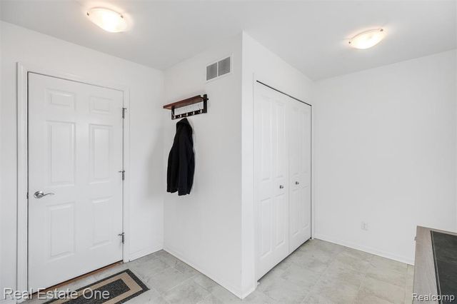 260 Center Boulevard, Wixom, MI 48393