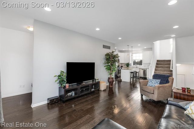 260 Center Boulevard, Wixom, MI 48393