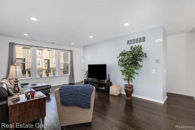 260 Center Boulevard, Wixom, MI 48393