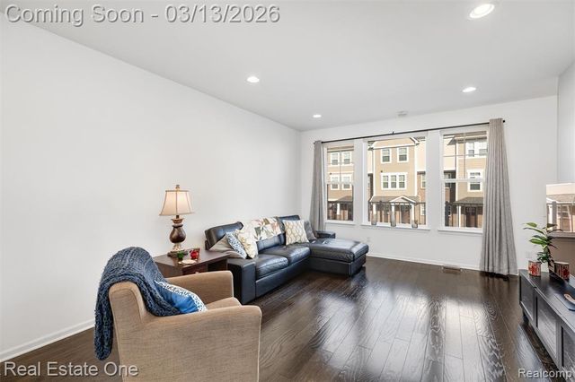 260 Center Boulevard, Wixom, MI 48393