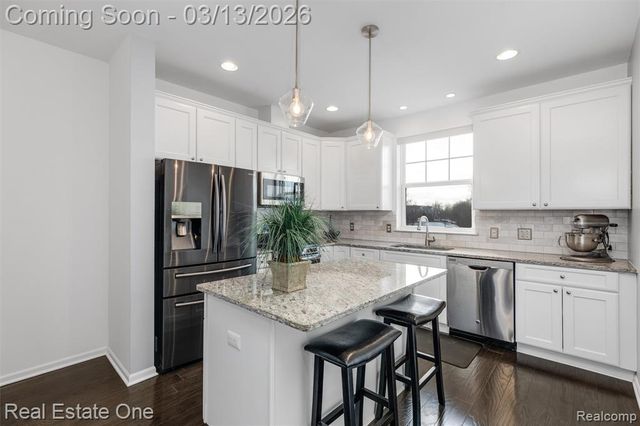 260 Center Boulevard, Wixom, MI 48393