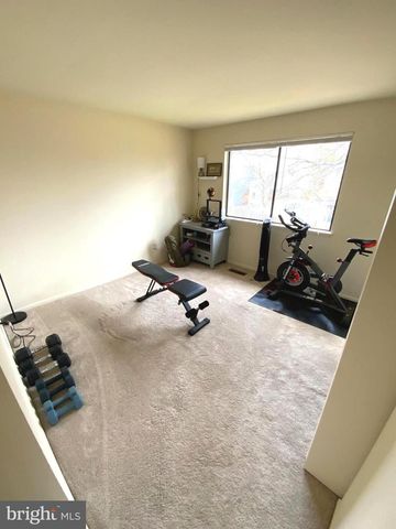 6363 11TH RD N, Arlington, VA 22205