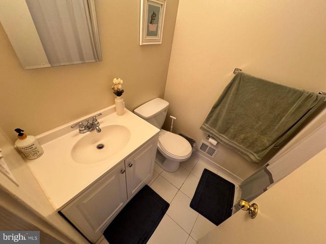 6363 11TH RD N, Arlington, VA 22205