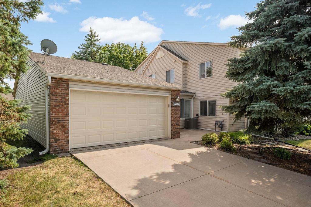 15822 Griffon Path, Apple Valley, MN 55124 — photo 3