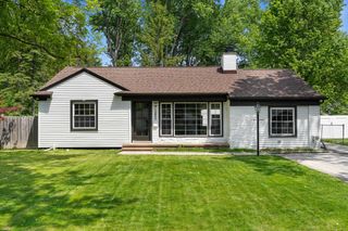 15856 Birwood Avenue, Beverly Hills, MI 48025
