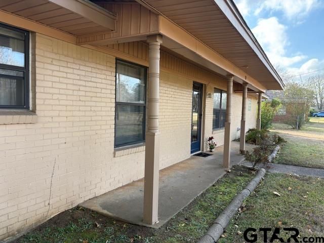 169 Brierwood Drive, Palestine, TX 75801