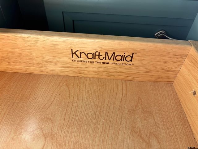 169 Brierwood Drive, Palestine, TX 75801