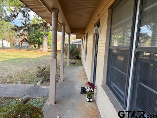 169 Brierwood Drive, Palestine, TX 75801