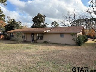 169 Brierwood Drive, Palestine, TX 75801