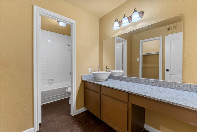 5516 Boca Raton Boulevard 310, Fort Worth, TX 76112
