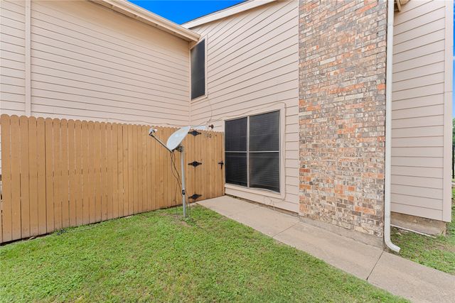 5516 Boca Raton Boulevard 310, Fort Worth, TX 76112