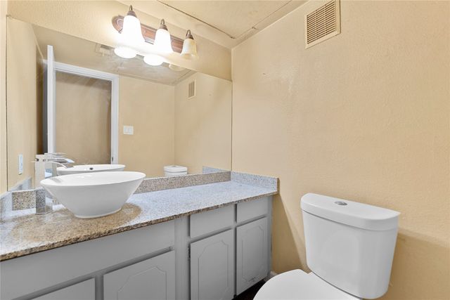 5516 Boca Raton Boulevard 310, Fort Worth, TX 76112