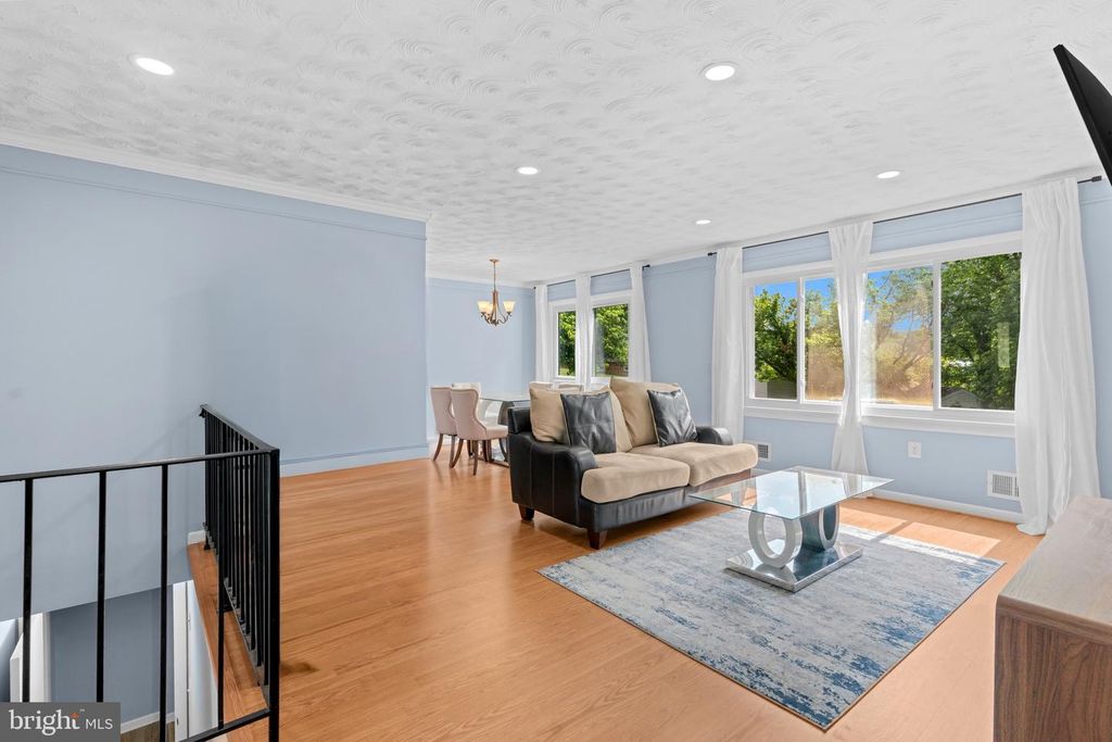 Image 12 of property listing at 9004 MILL CT, Fort Washington, MD 20744