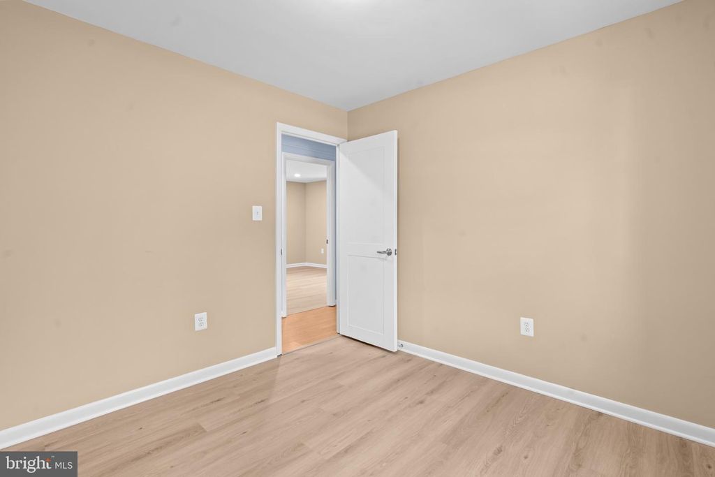 Image 20 of property listing at 9004 MILL CT, Fort Washington, MD 20744