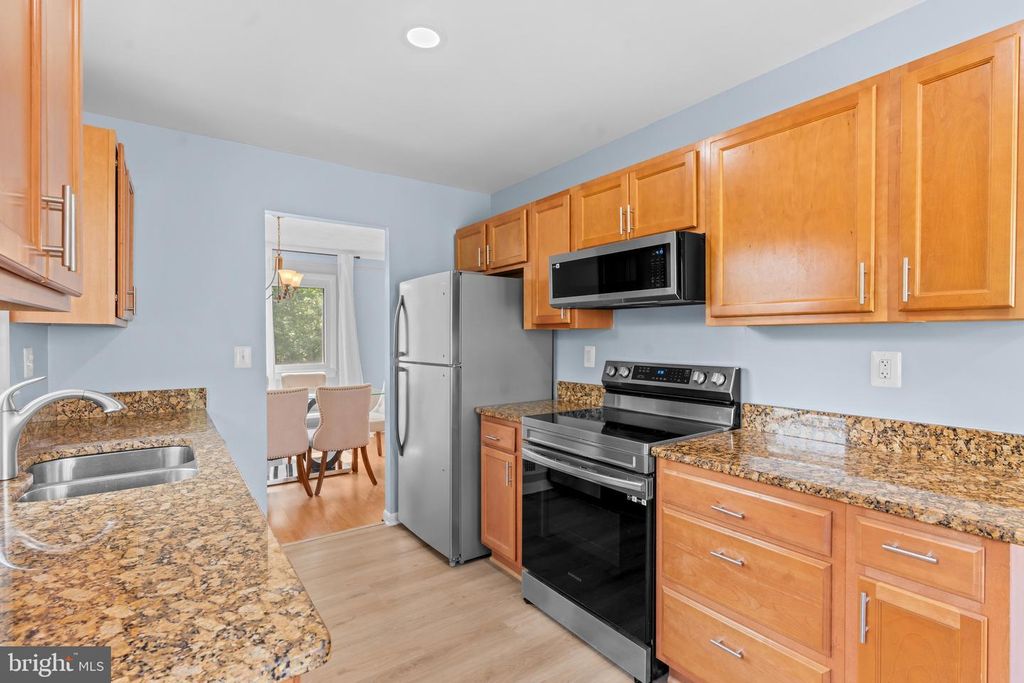 Image 8 of property listing at 9004 MILL CT, Fort Washington, MD 20744