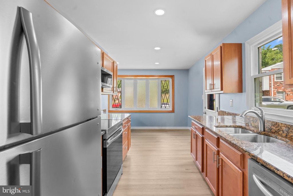 Image 9 of property listing at 9004 MILL CT, Fort Washington, MD 20744