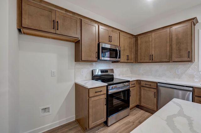 606 Granbury Pvt Drive, Hendersonville, TN 37075
