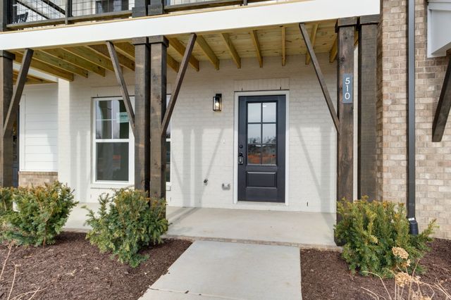 606 Granbury Pvt Drive, Hendersonville, TN 37075