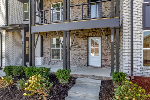 606 Granbury Pvt Drive, Hendersonville, TN 37075