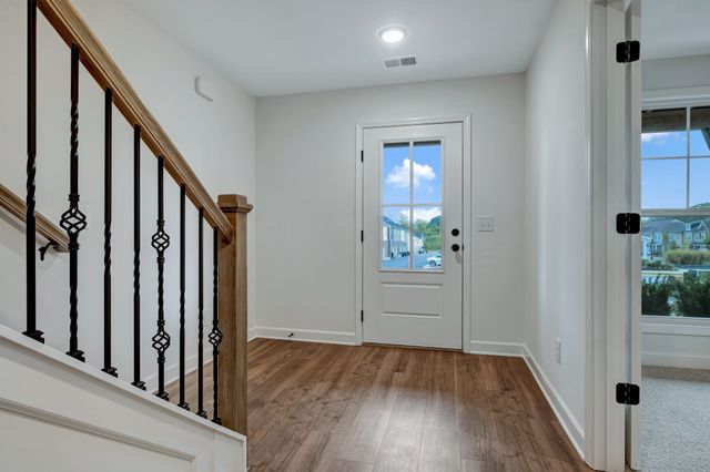 606 Granbury Pvt Drive, Hendersonville, TN 37075