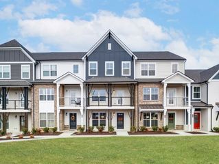 606 Granbury Pvt Drive, Hendersonville, TN 37075