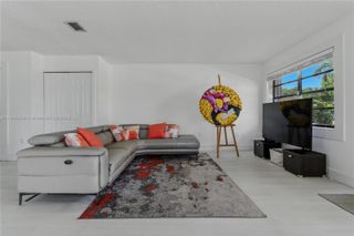 6825 NW 169th St 54H, Hialeah, FL 33015