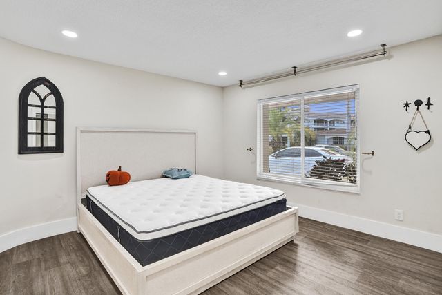 343 Layne Boulevard, Hallandale Beach, FL 33009