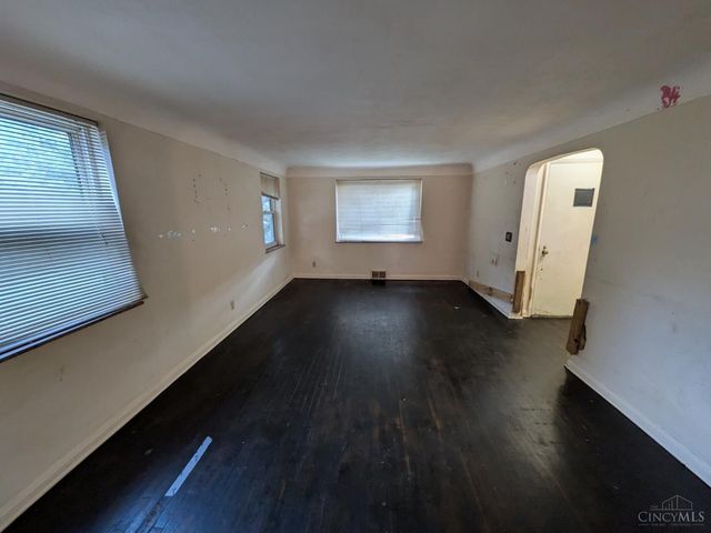 7284 Eastlawn Drive, Cincinnati, OH 45237
