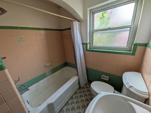 7284 Eastlawn Drive, Cincinnati, OH 45237