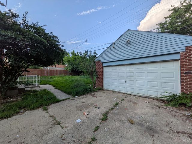 7284 Eastlawn Drive, Cincinnati, OH 45237