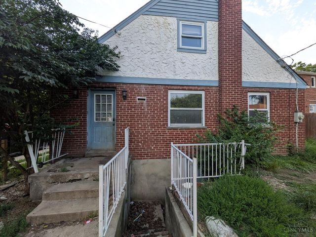 7284 Eastlawn Drive, Cincinnati, OH 45237