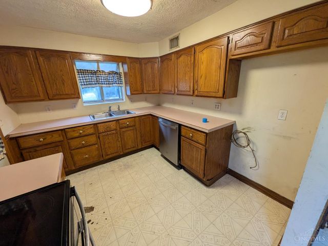 7284 Eastlawn Drive, Cincinnati, OH 45237